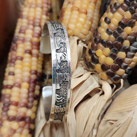 NWOT Native American Navajo Handmade Sterling Storyteller Bracelet ❤️🐑 - Picture 1 of 14
